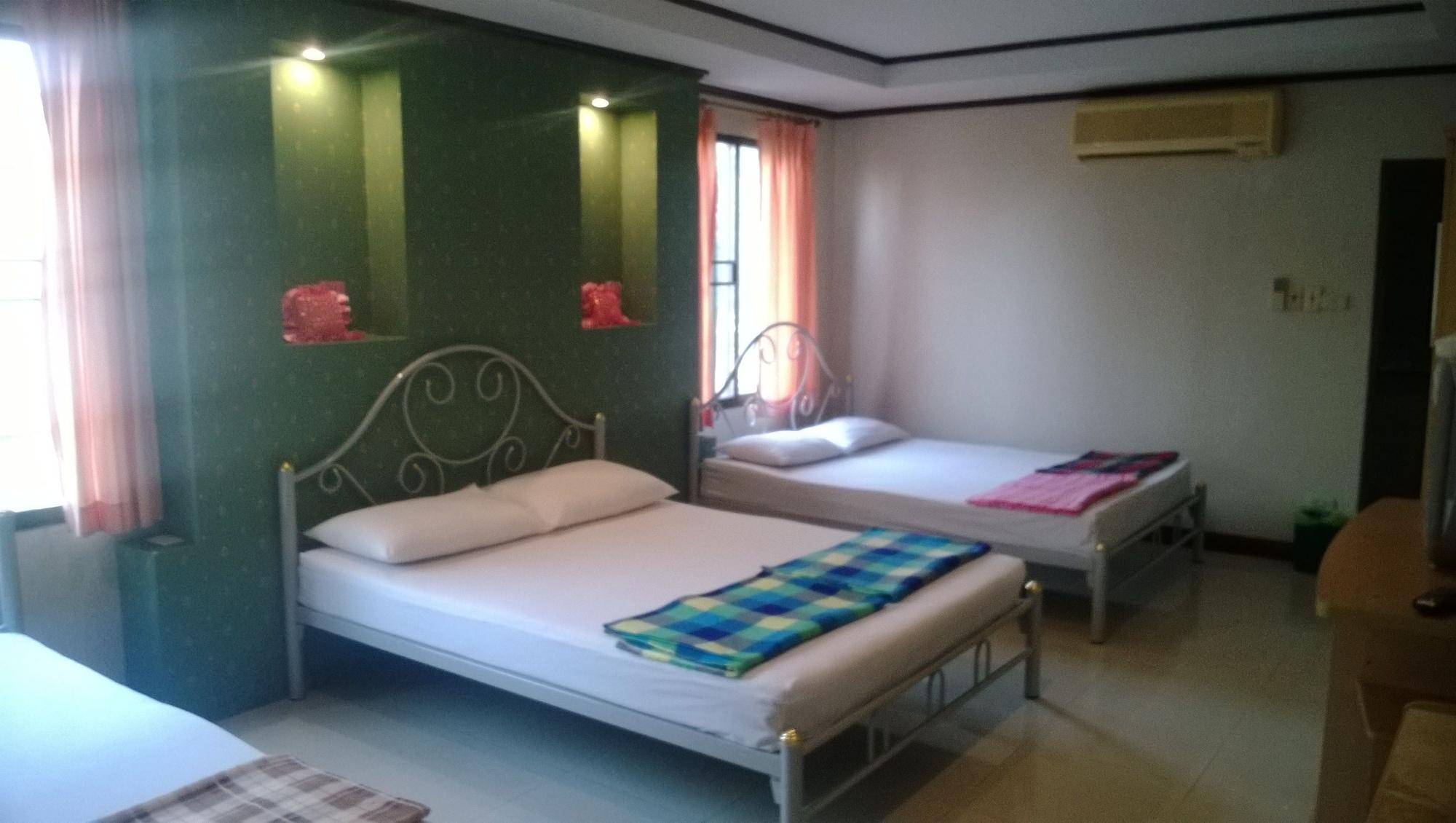 Phurahong Homestay *
